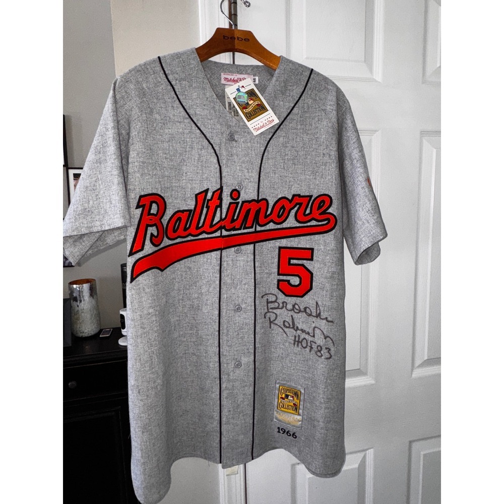 Mitchell & Ness Baltimore Orioles Brooks Robinson Signed 1966 Jersey Grey 46